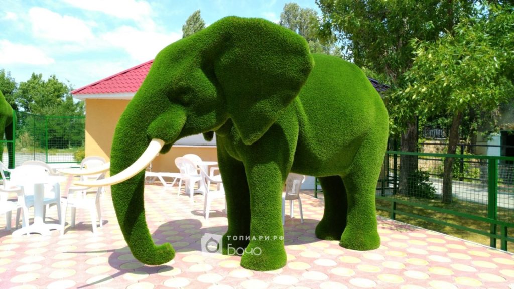 Зеленая слоновая. Топиари слон. Топиарная фигура слон. Топиари слон большой. Зеленые фигуры из искусственного газона.